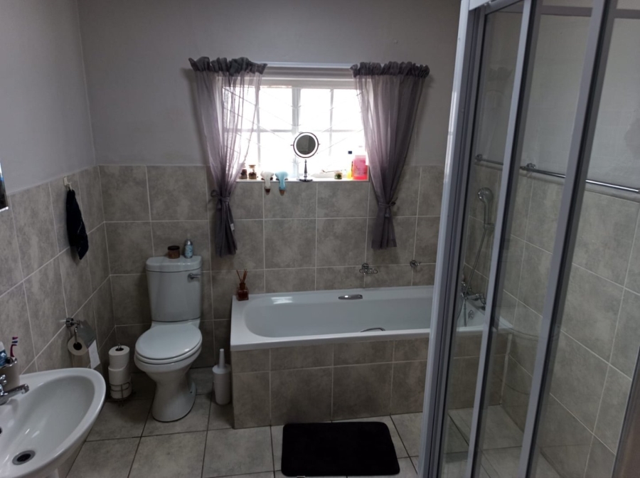 3 Bedroom Property for Sale in West Bank Western Cape